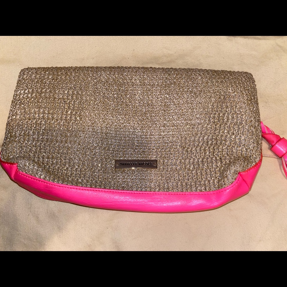 Summer clutch!!! $8